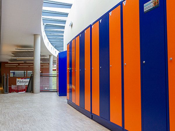 Persönliche Eigentumsfächer machen die Schultasche leichter - Gymnasium Pädagogium Schwerin Persönliche Eigentumsfächer machen die Schultasche leichter - Gymnasium Pädagogium Schwerin